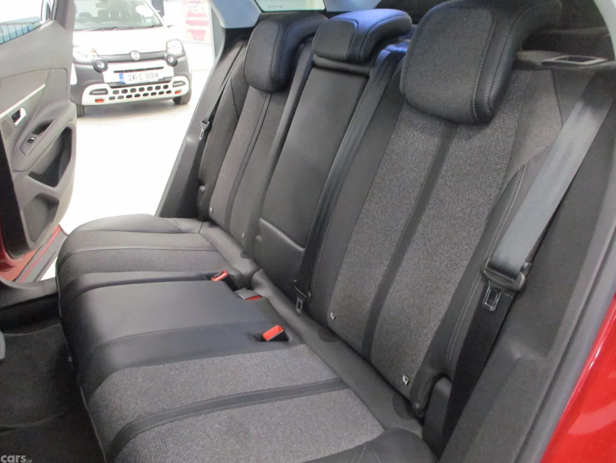 Peugeot 3008 SUV, Diesel, 2020, Red