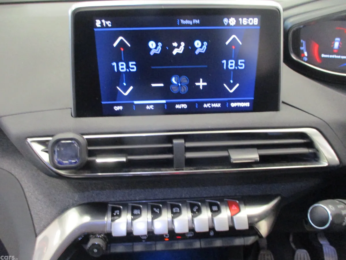 Peugeot 3008 SUV, Diesel, 2020, Red