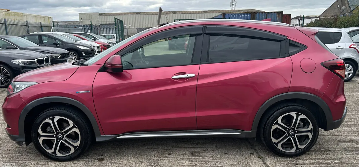 Honda Vezel MPV, Petrol Hybrid, 2018, Red