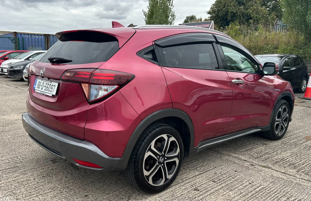 Honda Vezel MPV, Petrol Hybrid, 2018, Red