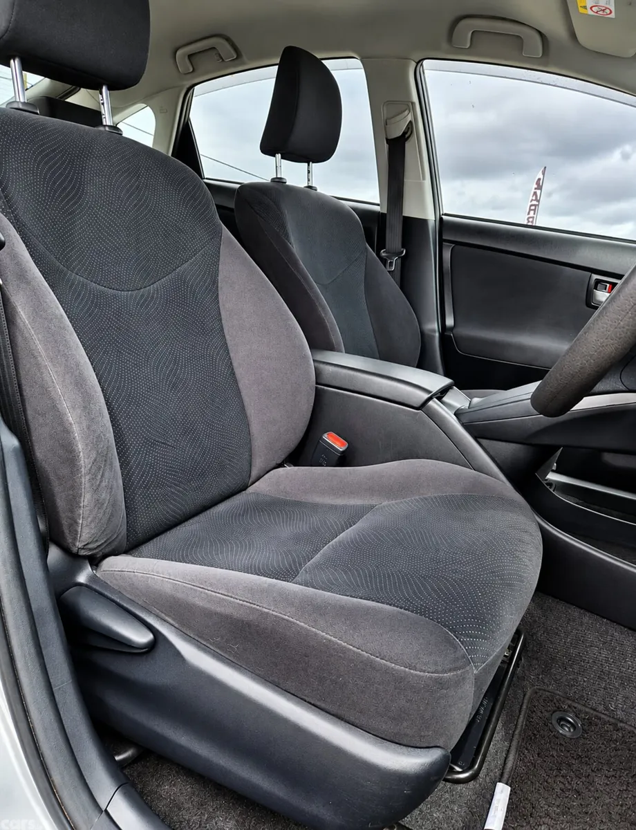 Toyota Prius Hatchback, Petrol Hybrid, 2014, Silver