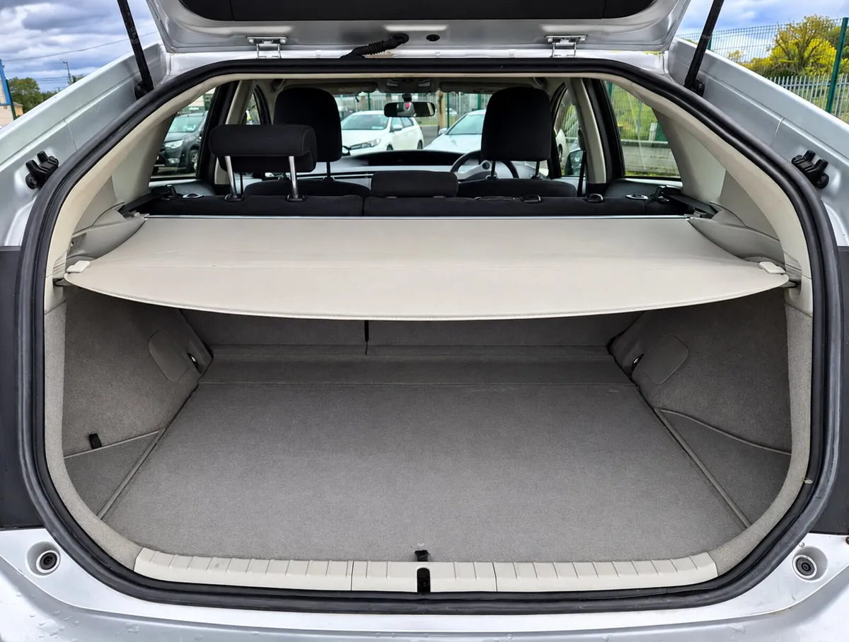 Toyota Prius Hatchback, Petrol Hybrid, 2014, Silver