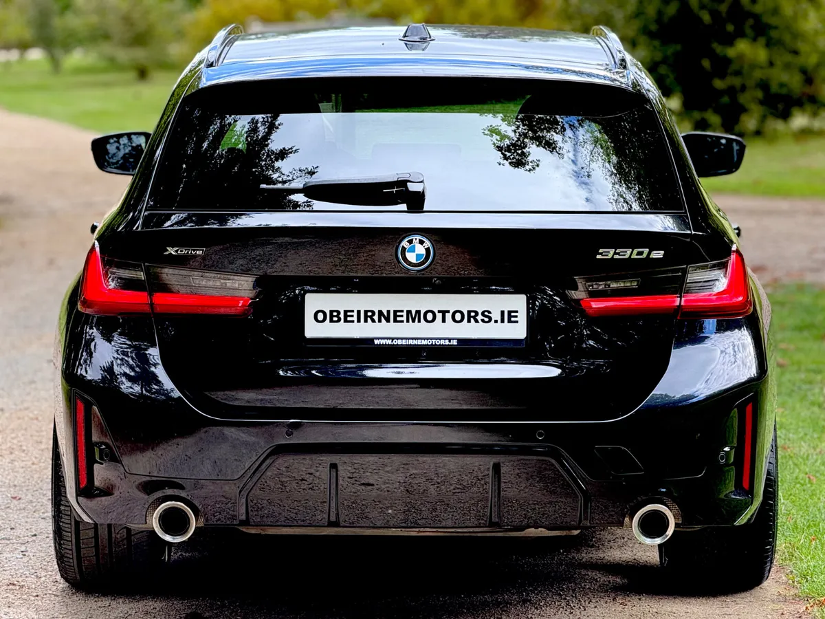 BMW 3-Series Estate, Petrol Plug-in Hybrid, 2023, Black