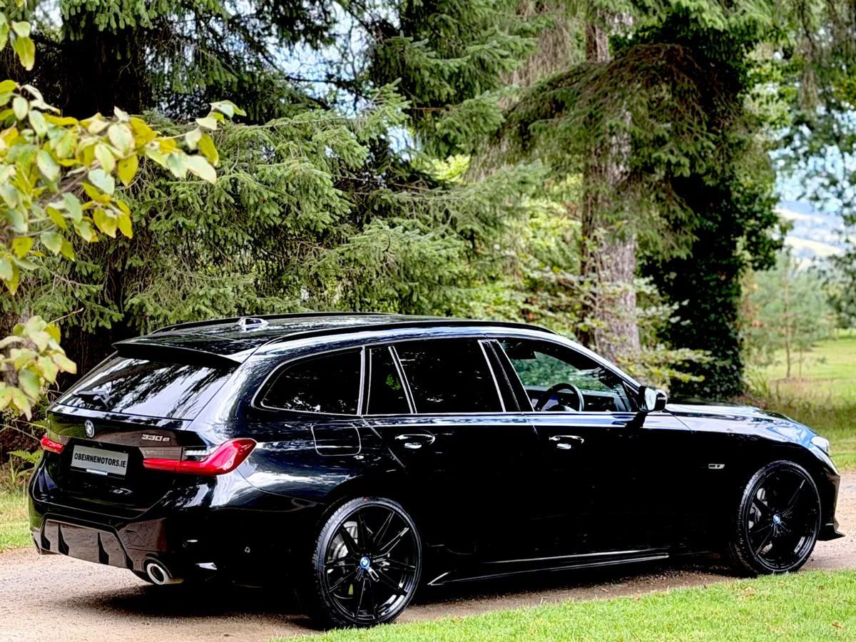 BMW 3-Series Estate, Petrol Plug-in Hybrid, 2023, Black