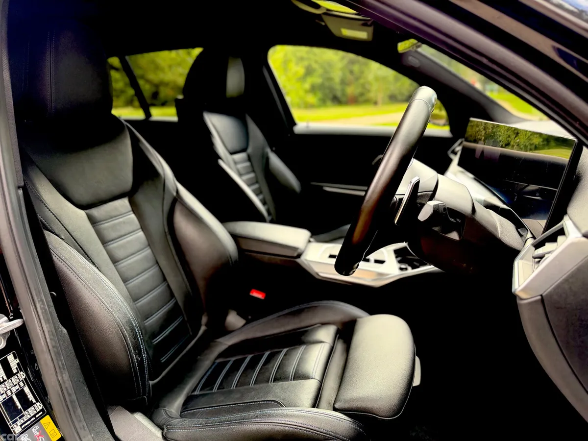 BMW 3-Series Estate, Petrol Plug-in Hybrid, 2023, Black