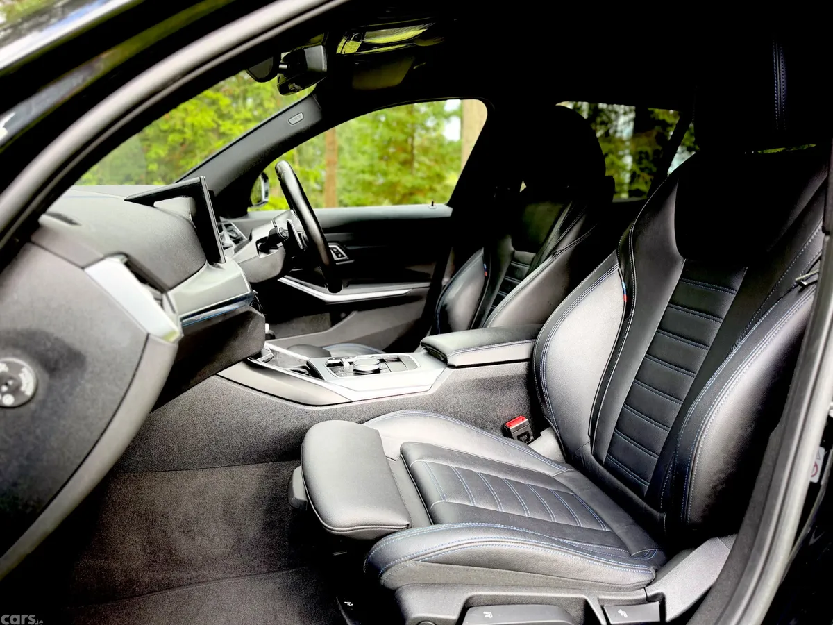 BMW 3-Series Estate, Petrol Plug-in Hybrid, 2023, Black