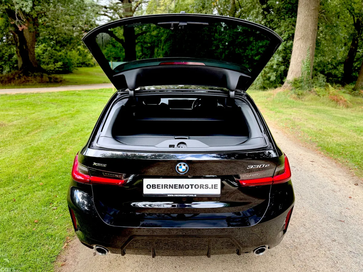 BMW 3-Series Estate, Petrol Plug-in Hybrid, 2023, Black