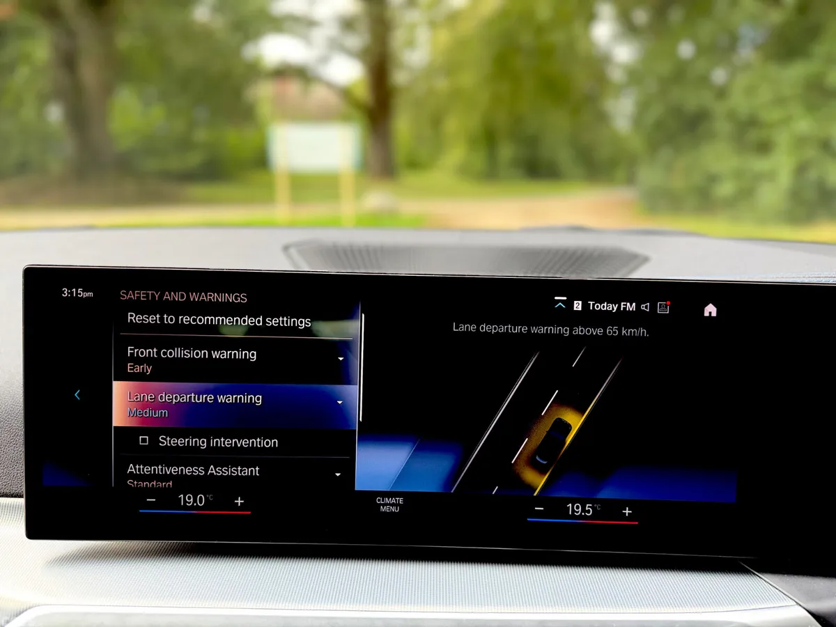 BMW 3-Series Estate, Petrol Plug-in Hybrid, 2023, Black