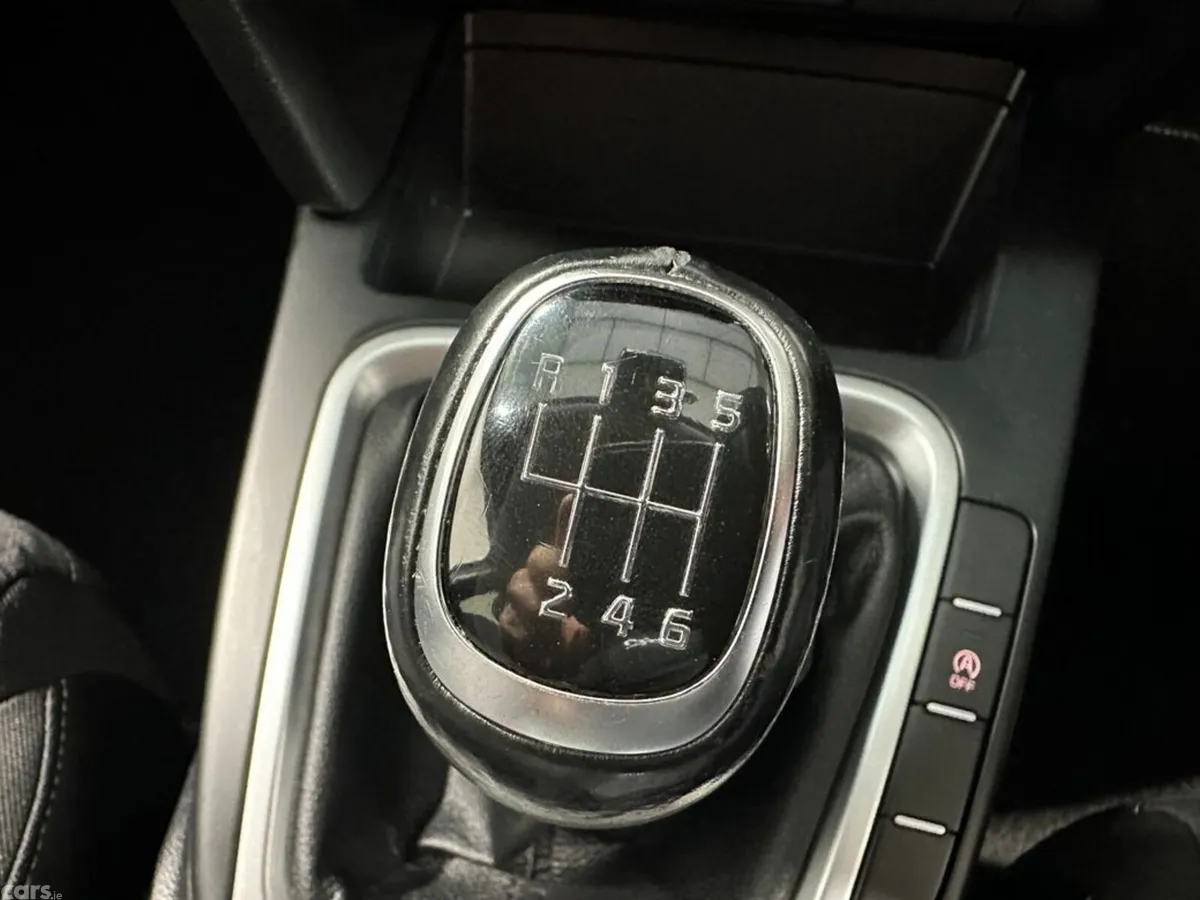Kia Ceed Hatchback, Petrol, 2021, White