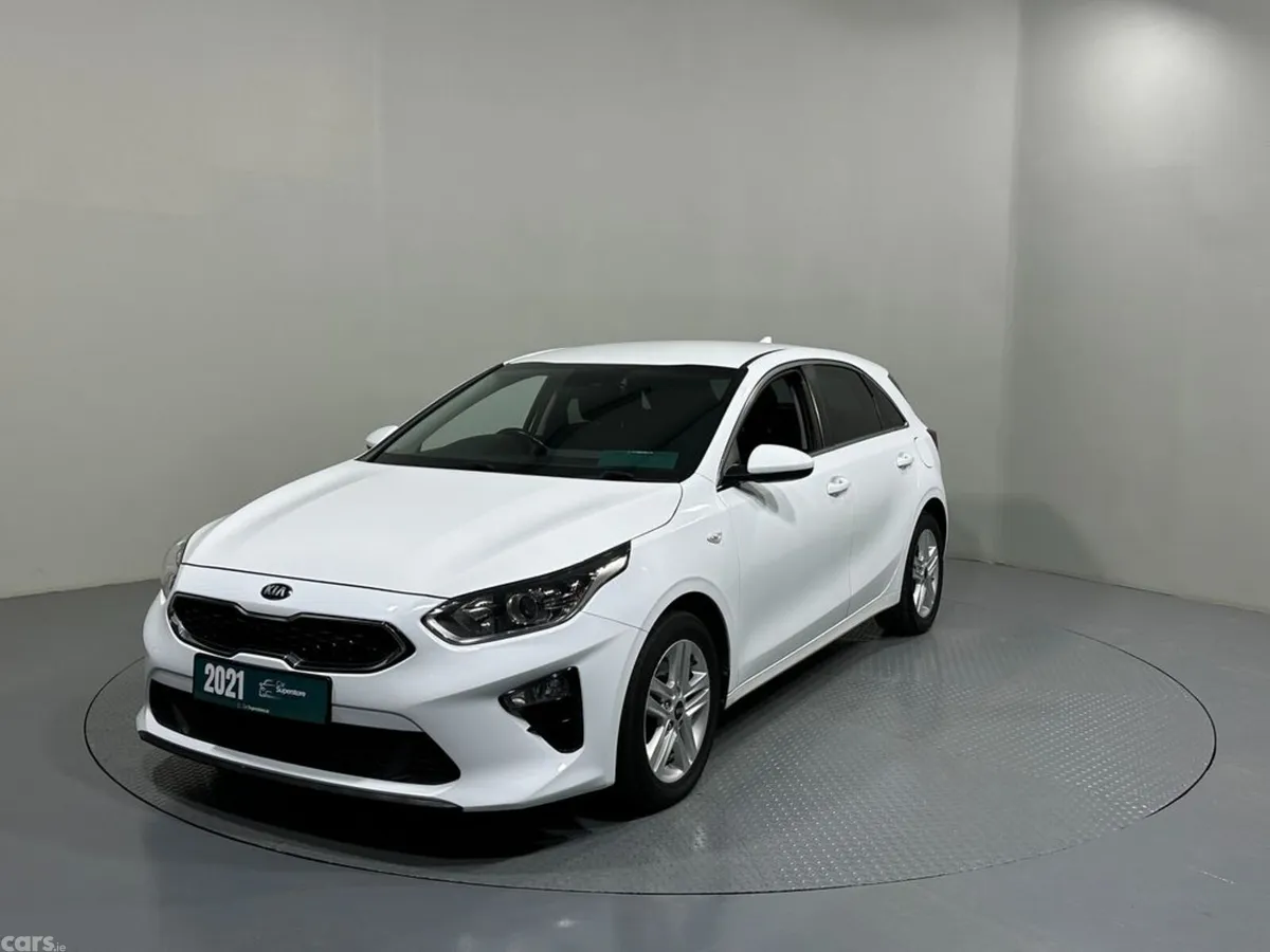 Kia Ceed Hatchback, Petrol, 2021, White