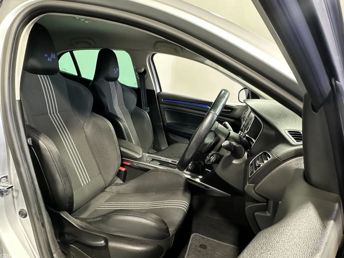 Renault Megane Hatchback, Diesel, 2016, Silver