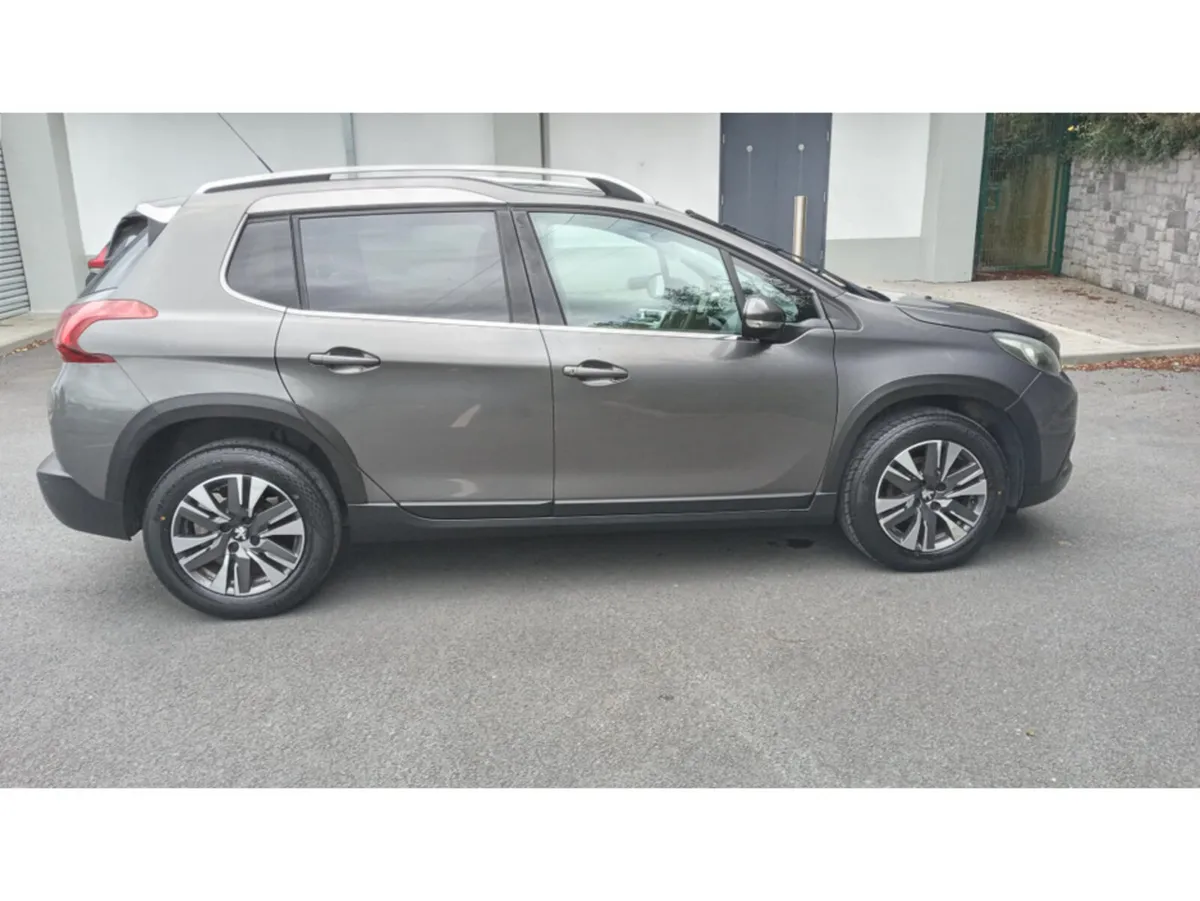 Peugeot 2008 Estate, Diesel, 2017, Grey