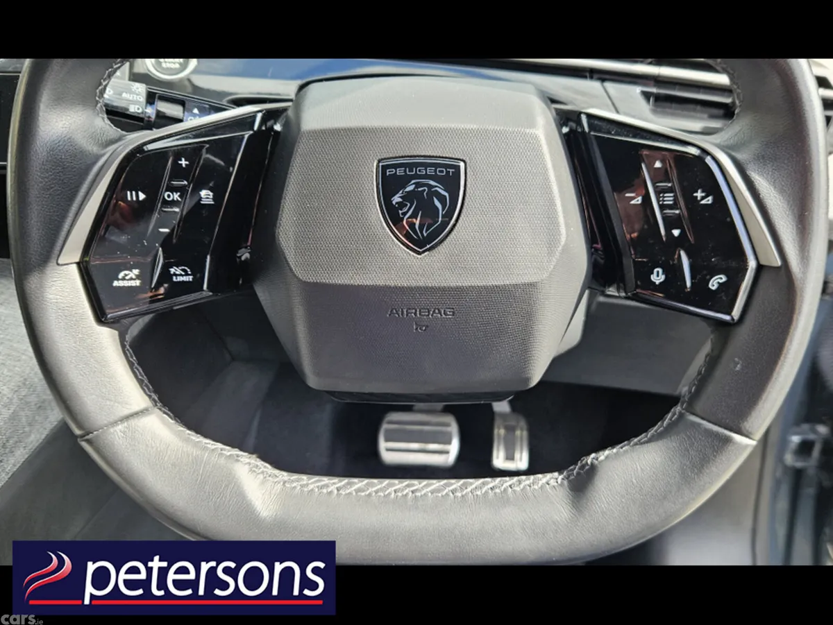 Peugeot 5008 MPV, Petrol Hybrid, 2025, Blue