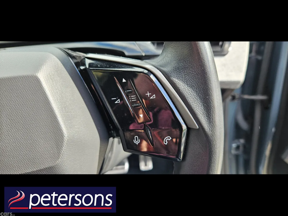 Peugeot 5008 MPV, Petrol Hybrid, 2025, Blue