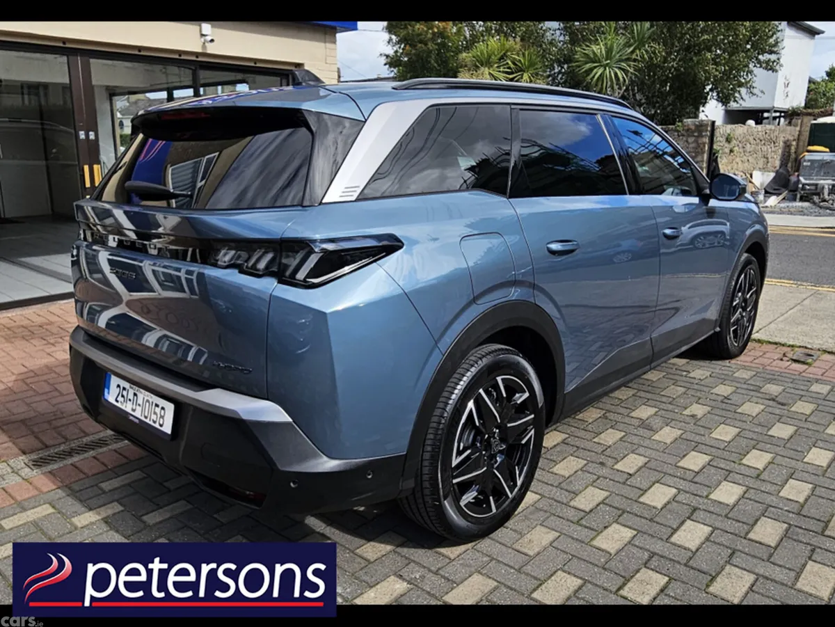 Peugeot 5008 MPV, Petrol Hybrid, 2025, Blue