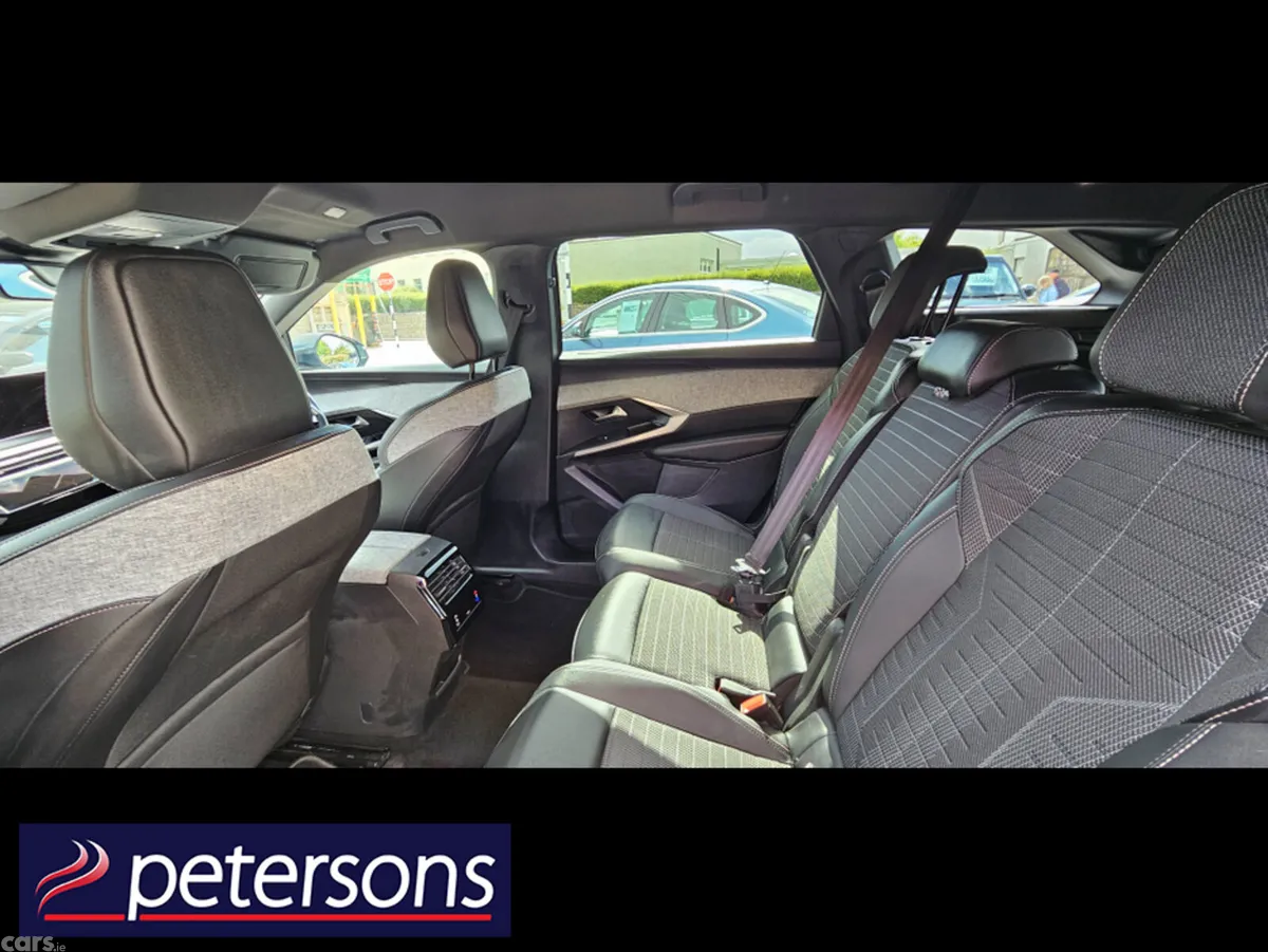 Peugeot 5008 MPV, Petrol Hybrid, 2025, Blue