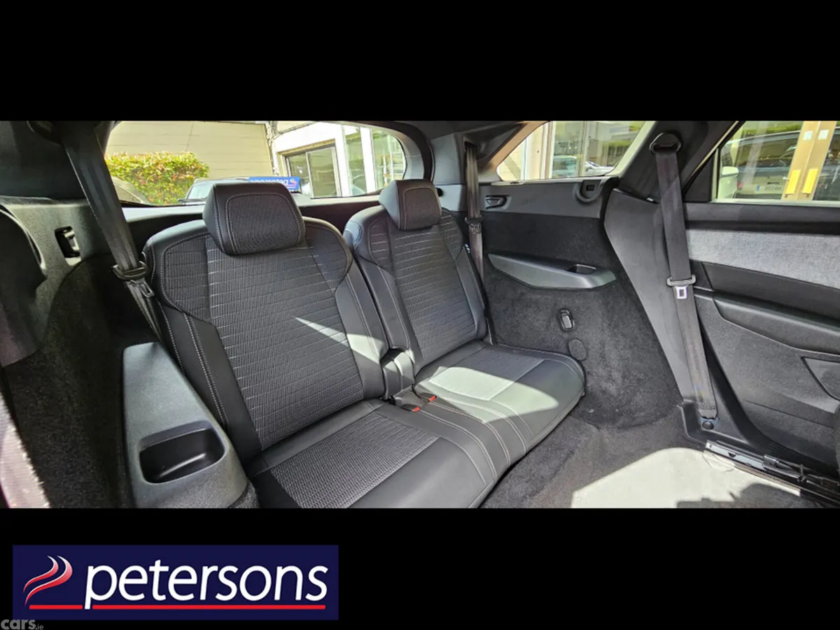 Peugeot 5008 MPV, Petrol Hybrid, 2025, Blue
