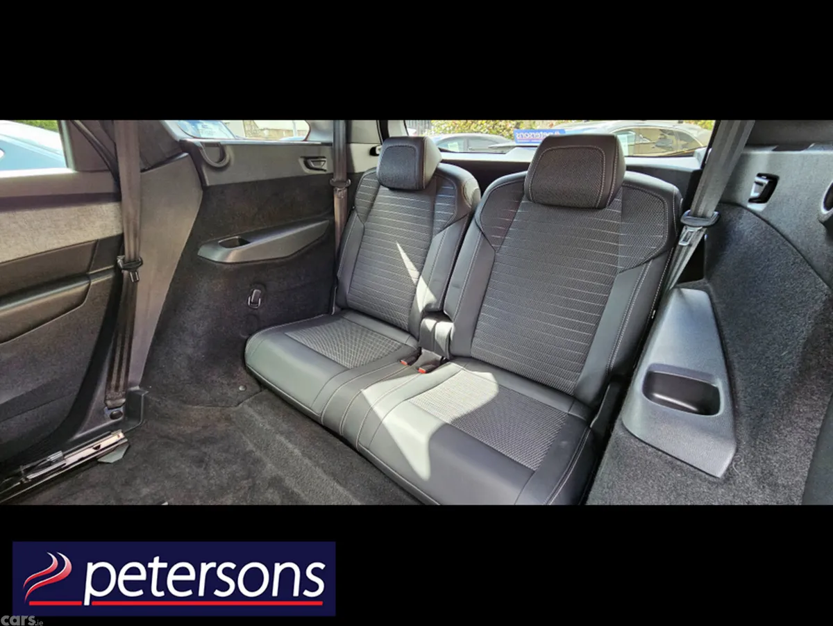 Peugeot 5008 MPV, Petrol Hybrid, 2025, Blue
