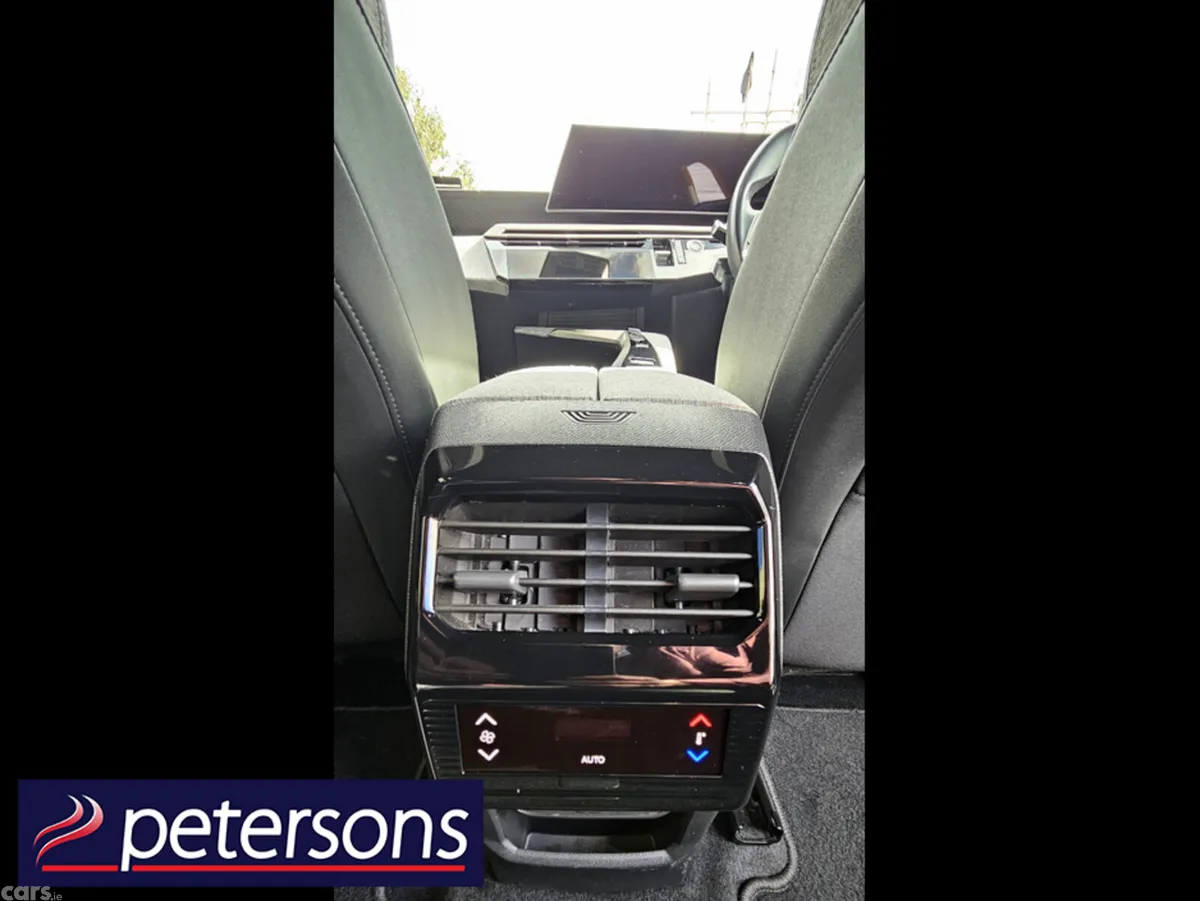 Peugeot 5008 MPV, Petrol Hybrid, 2025, Blue