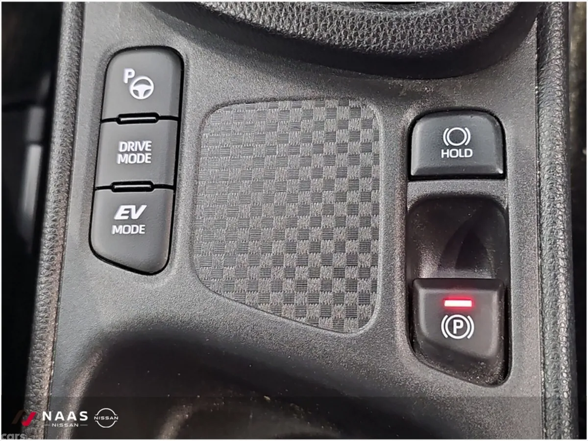 Toyota Yaris Cross MPV, Petrol Hybrid, 2024, White