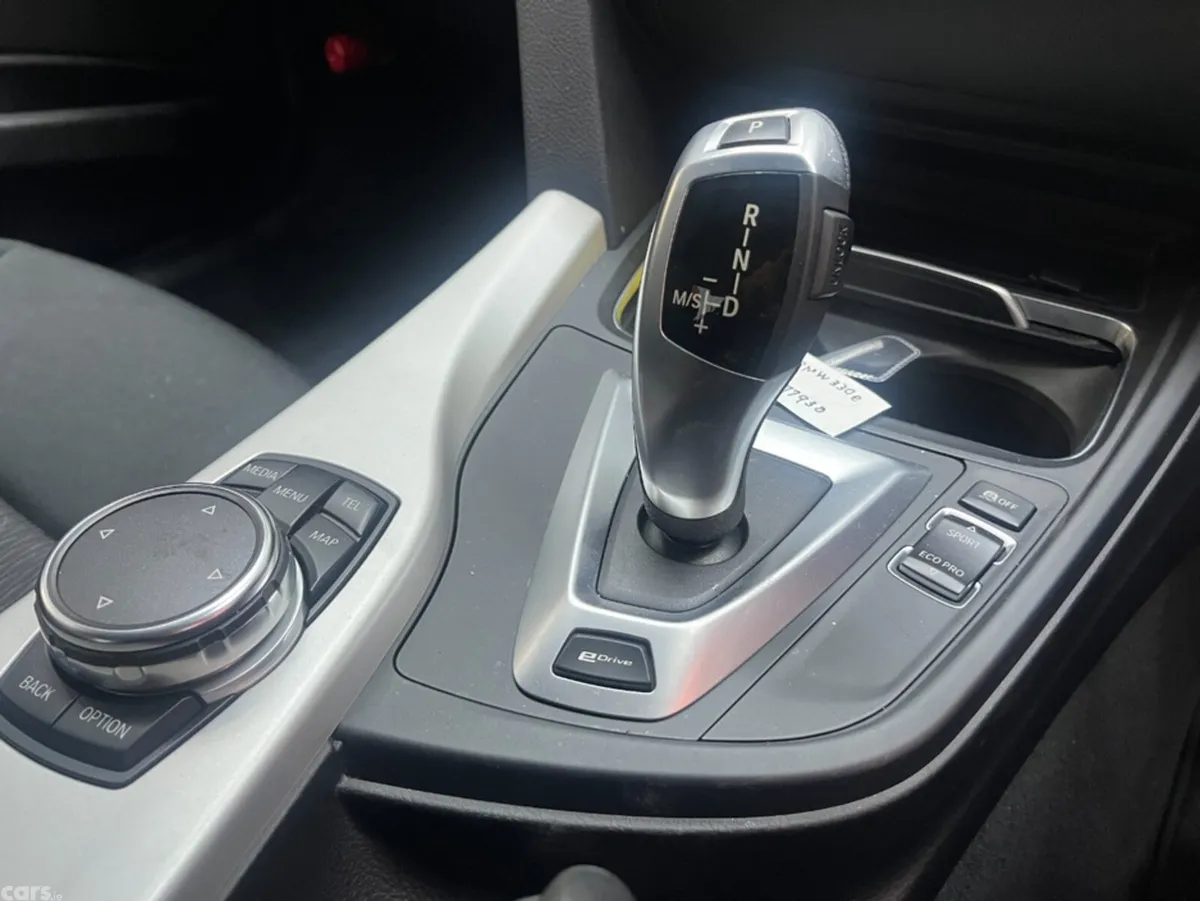 BMW 3-Series Saloon, Petrol, 2016, White