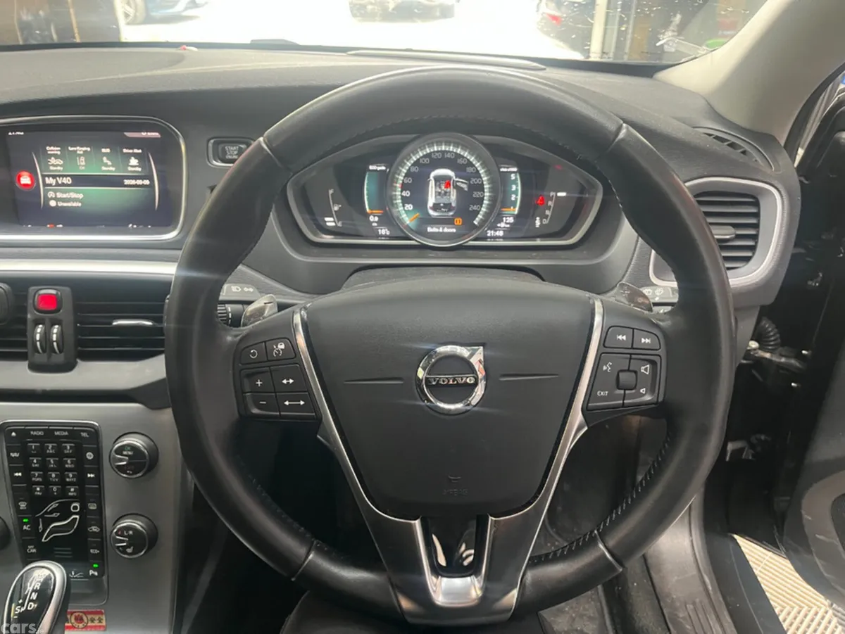 Volvo V40 Estate, Diesel, 2018, Black