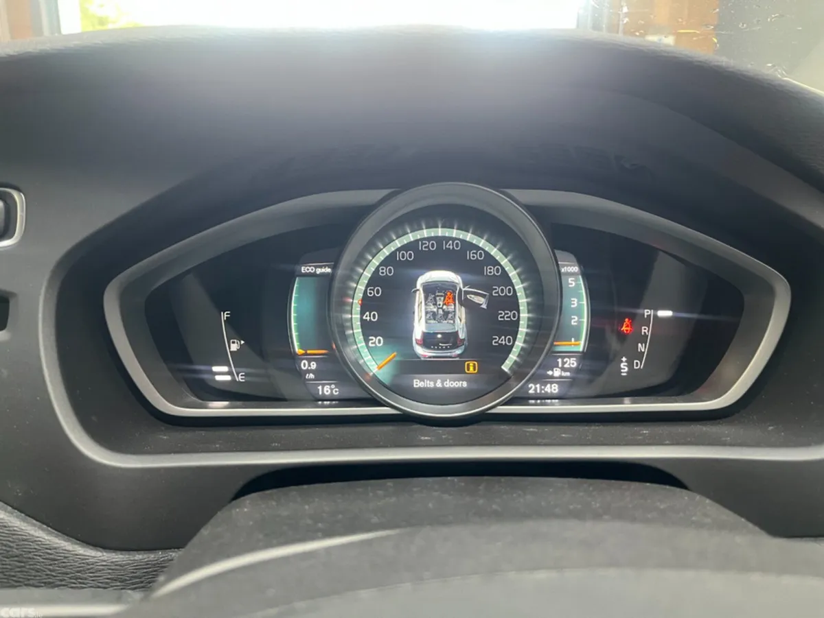 Volvo V40 Estate, Diesel, 2018, Black