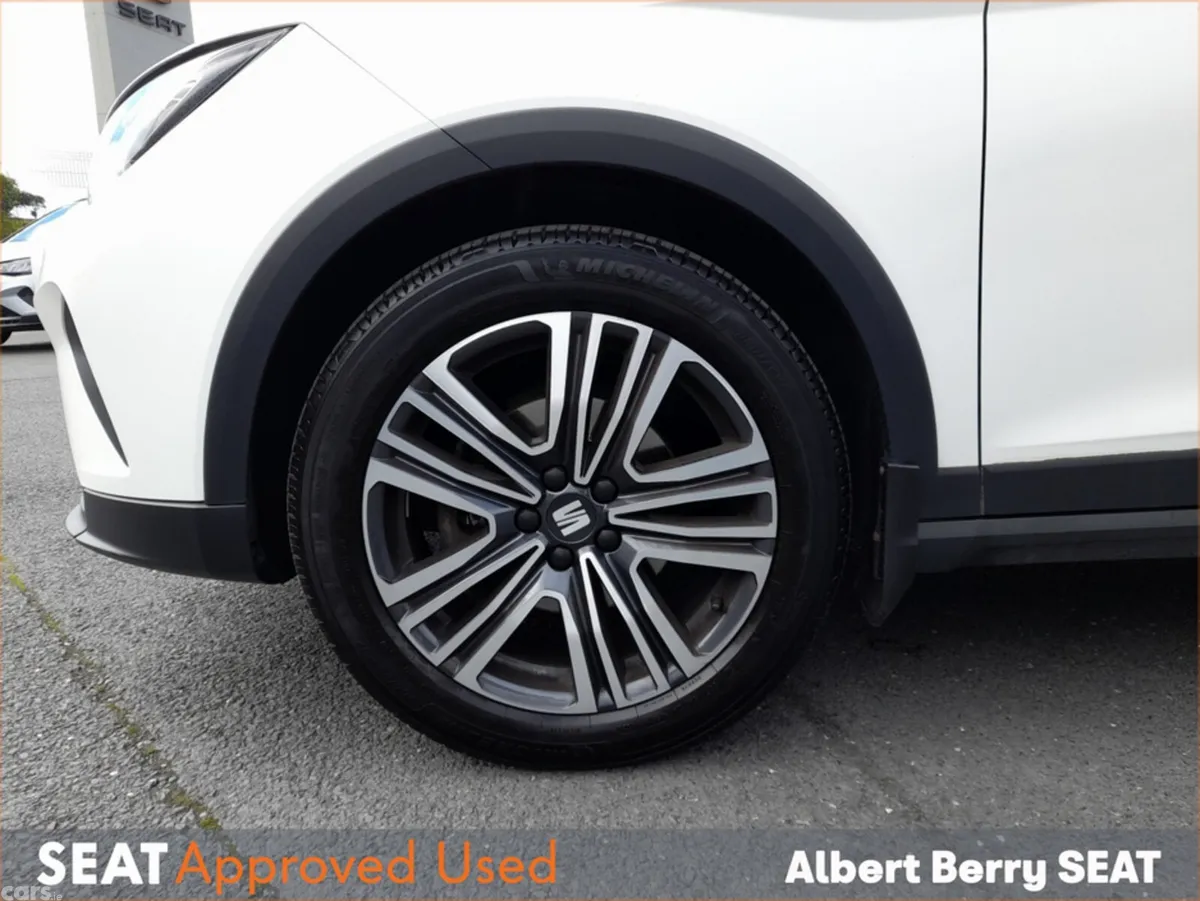 SEAT Arona Hatchback, Petrol, 2022, White