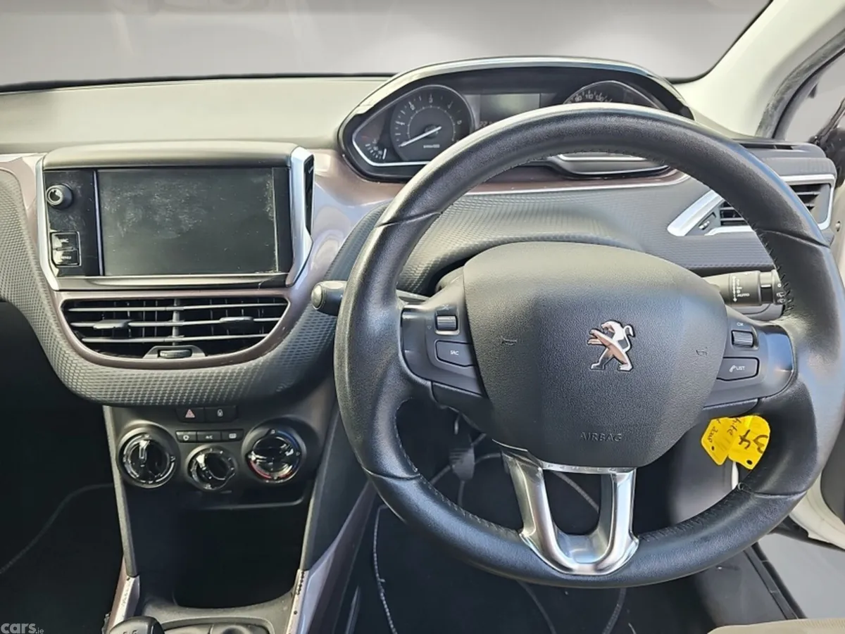 Peugeot 2008 Hatchback, Diesel, 2015, White