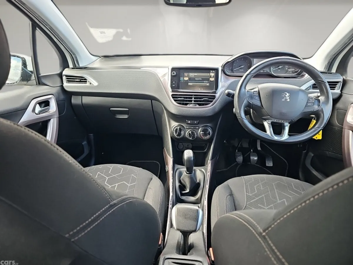 Peugeot 2008 Hatchback, Diesel, 2015, White