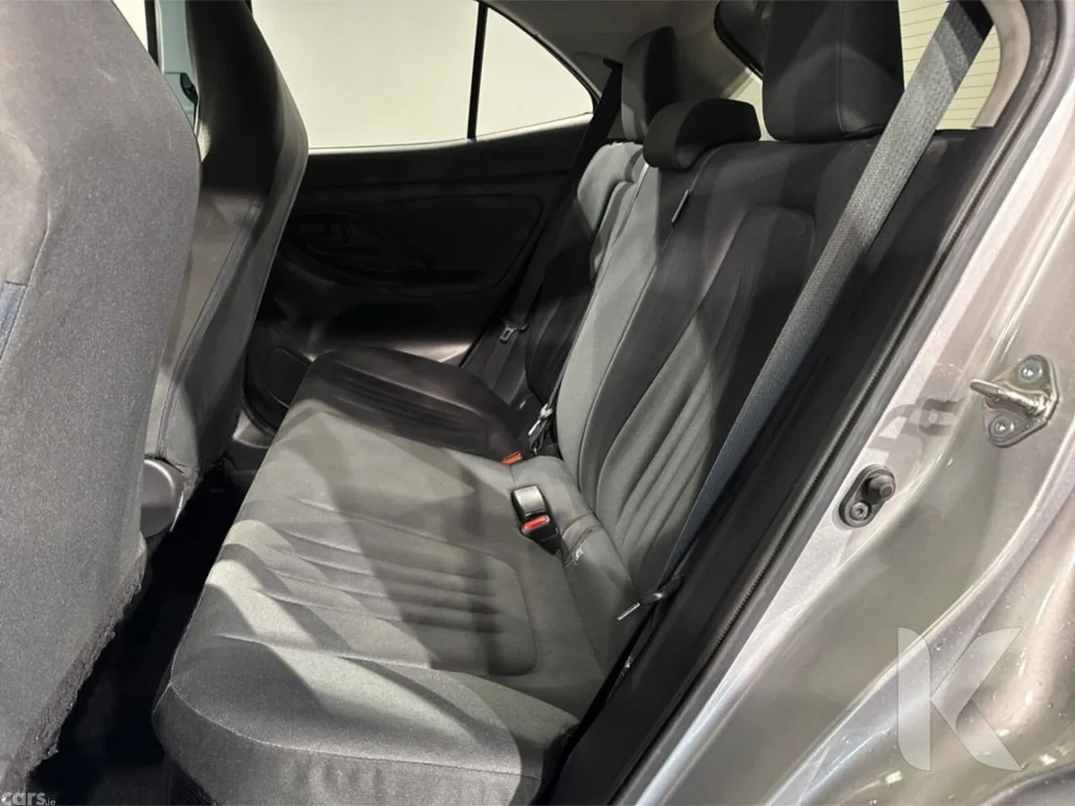 Toyota Yaris Cross SUV, Petrol Hybrid, 2022, Silver