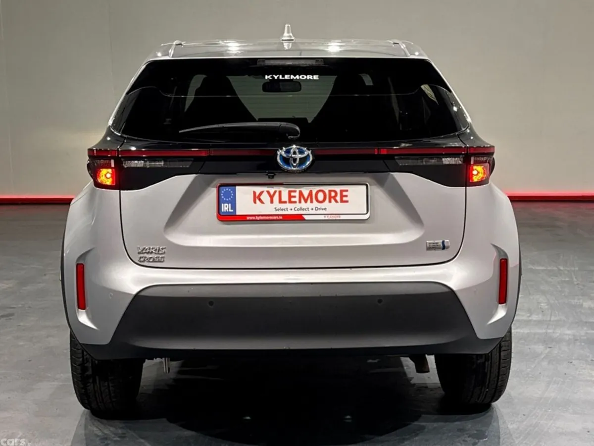 Toyota Yaris Cross SUV, Petrol Hybrid, 2022, Silver