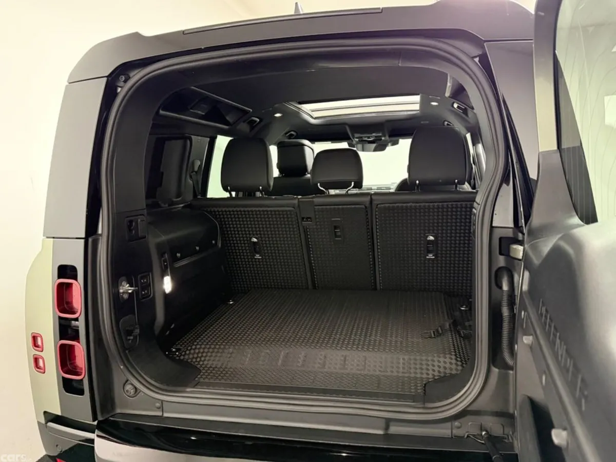 Land Rover Defender SUV, Petrol Plug-in Hybrid, 2025, Green