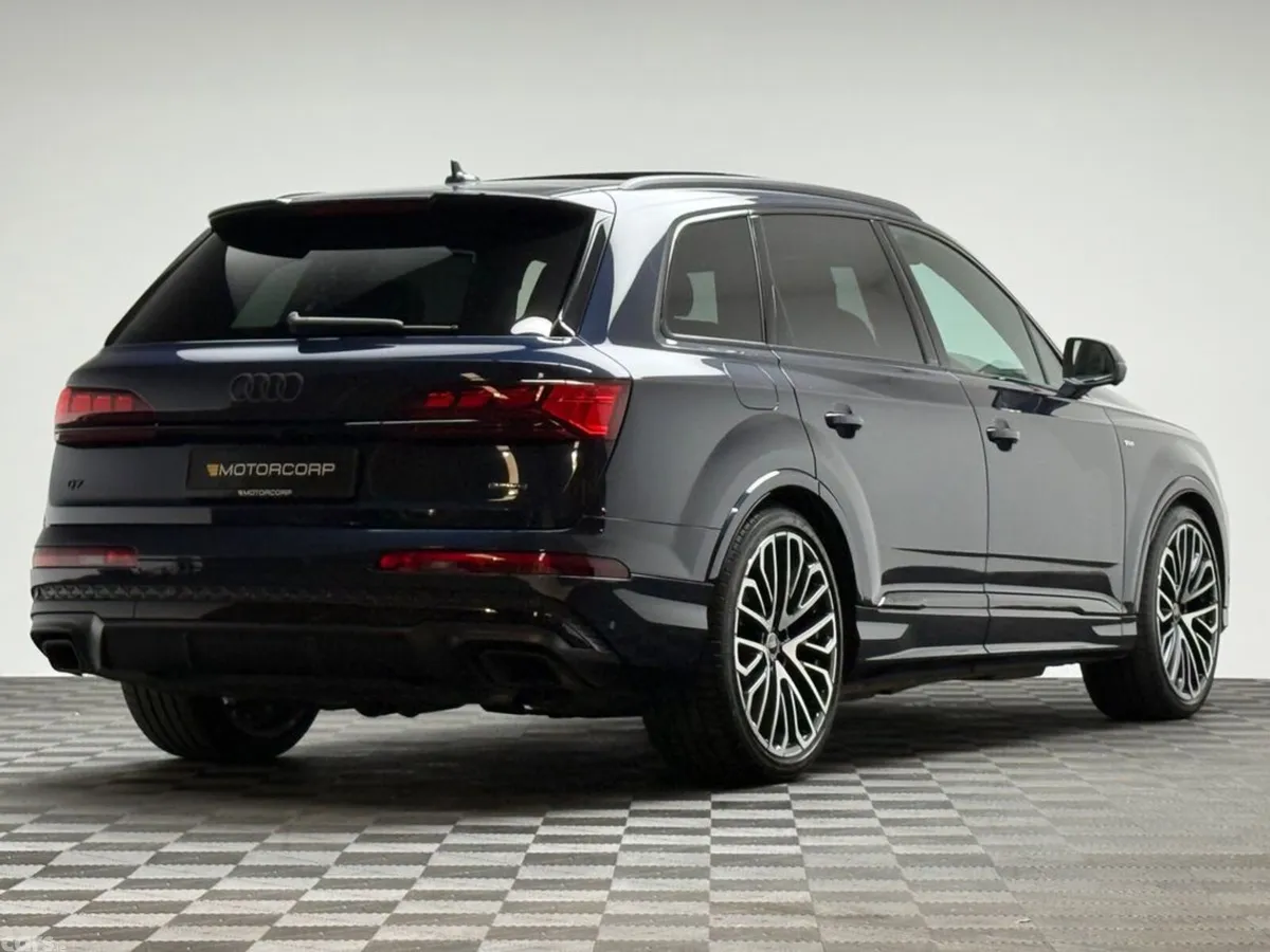Audi Q7 SUV, Petrol Plug-in Hybrid, 2025, Blue