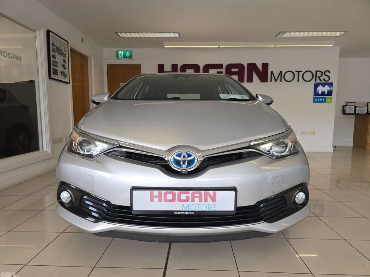 Toyota Auris Hatchback, Petrol Hybrid, 2018, Silver