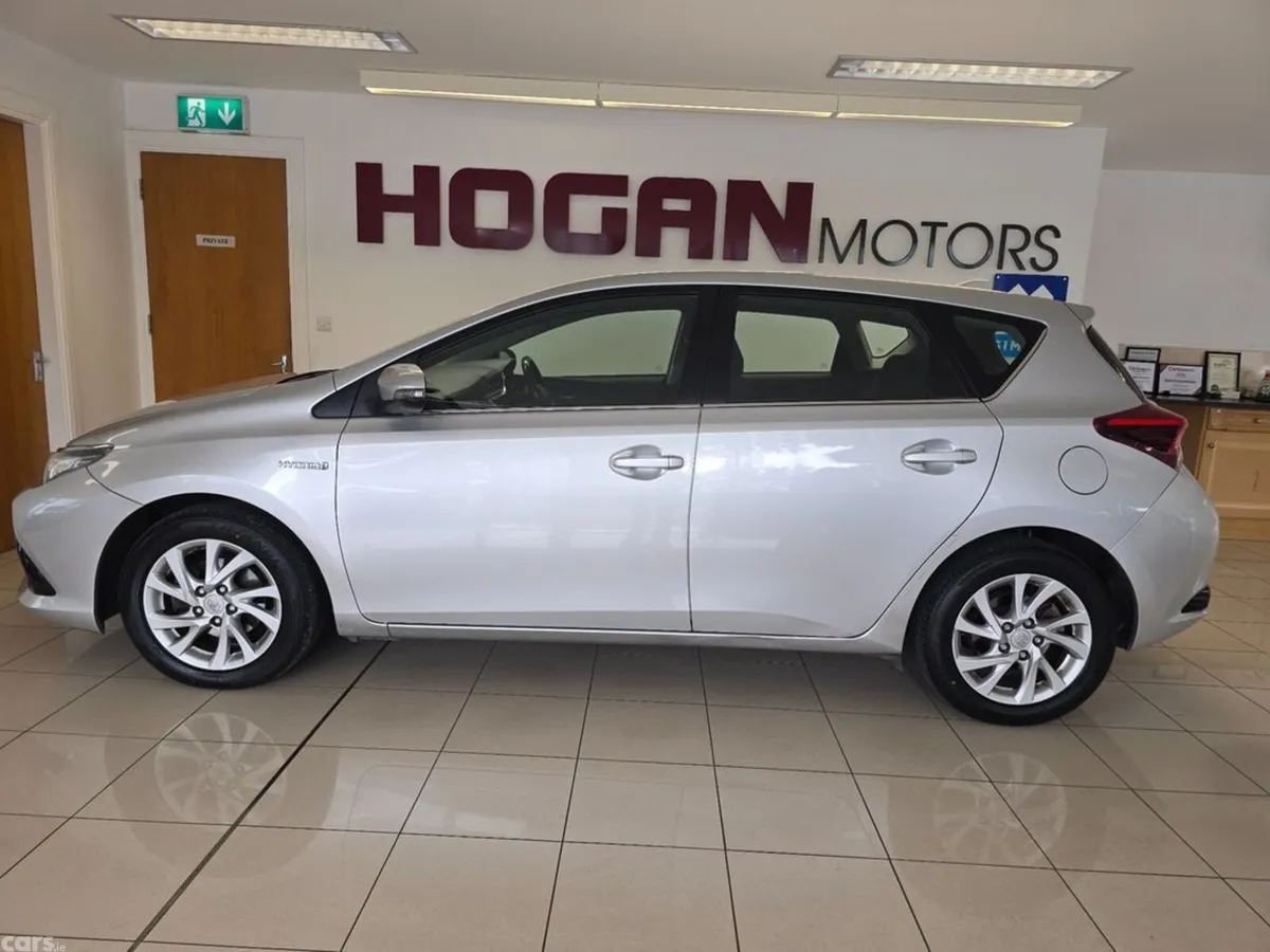 Toyota Auris Hatchback, Petrol Hybrid, 2018, Silver