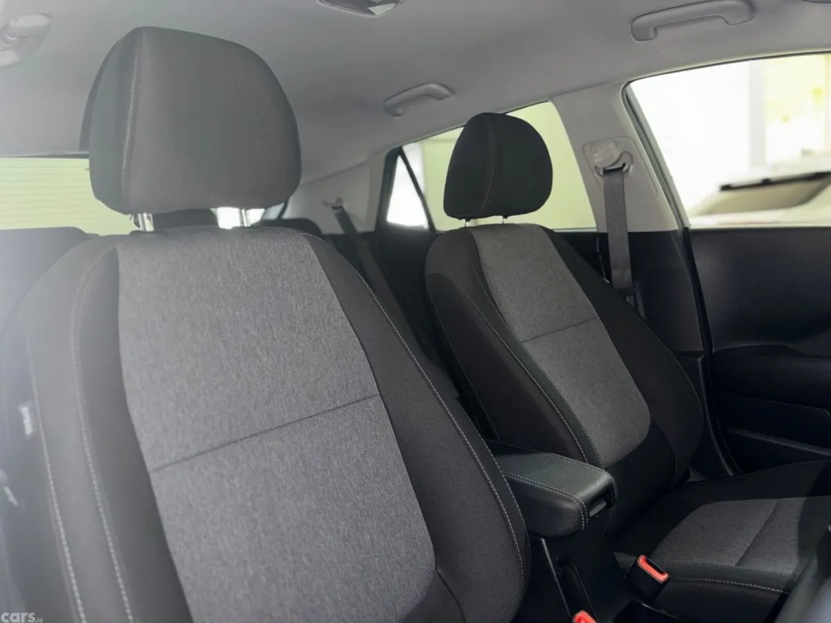 Kia Stonic Estate, Petrol Hybrid, 2026, Grey