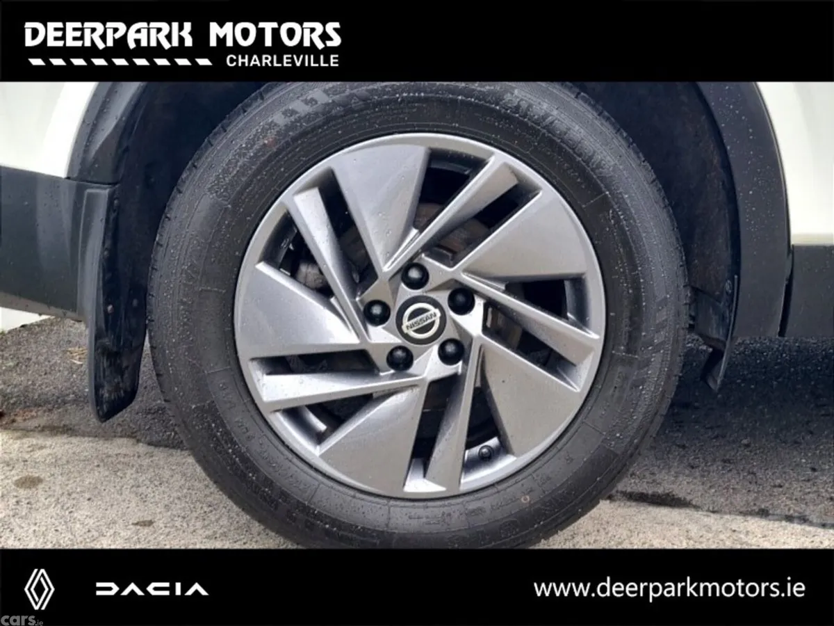Nissan Qashqai MPV, Petrol, 2022, White