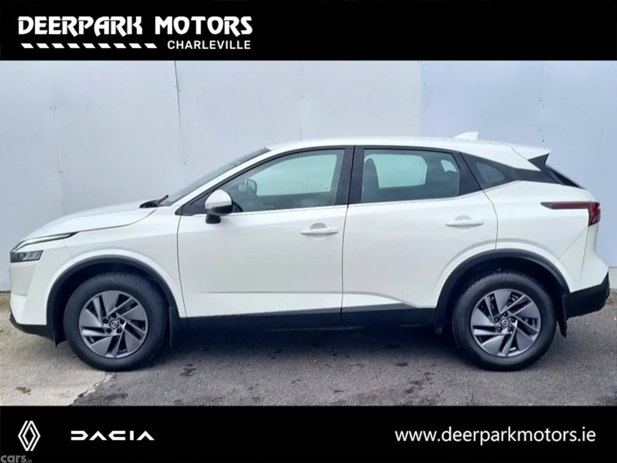 Nissan Qashqai MPV, Petrol, 2022, White