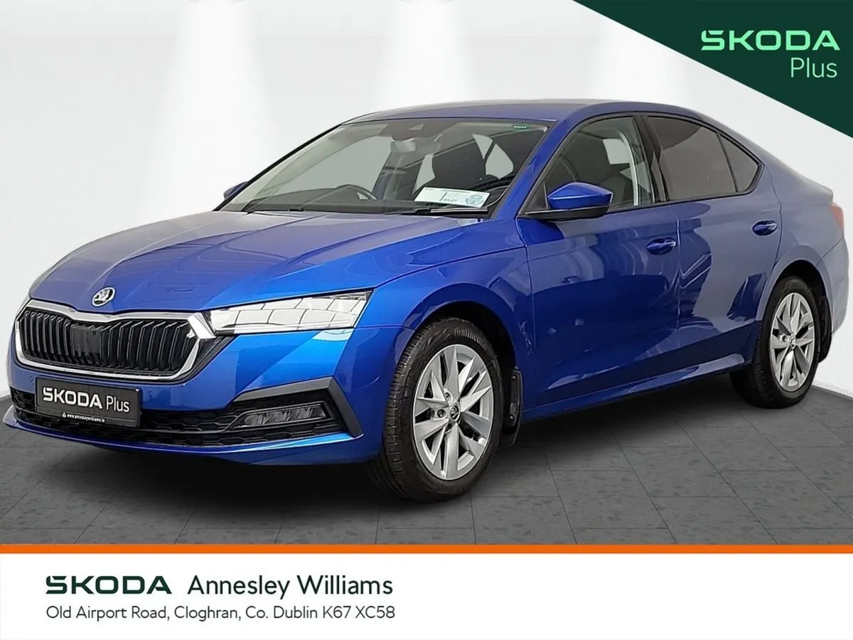 Skoda Octavia Saloon, Petrol, 2023, Blue