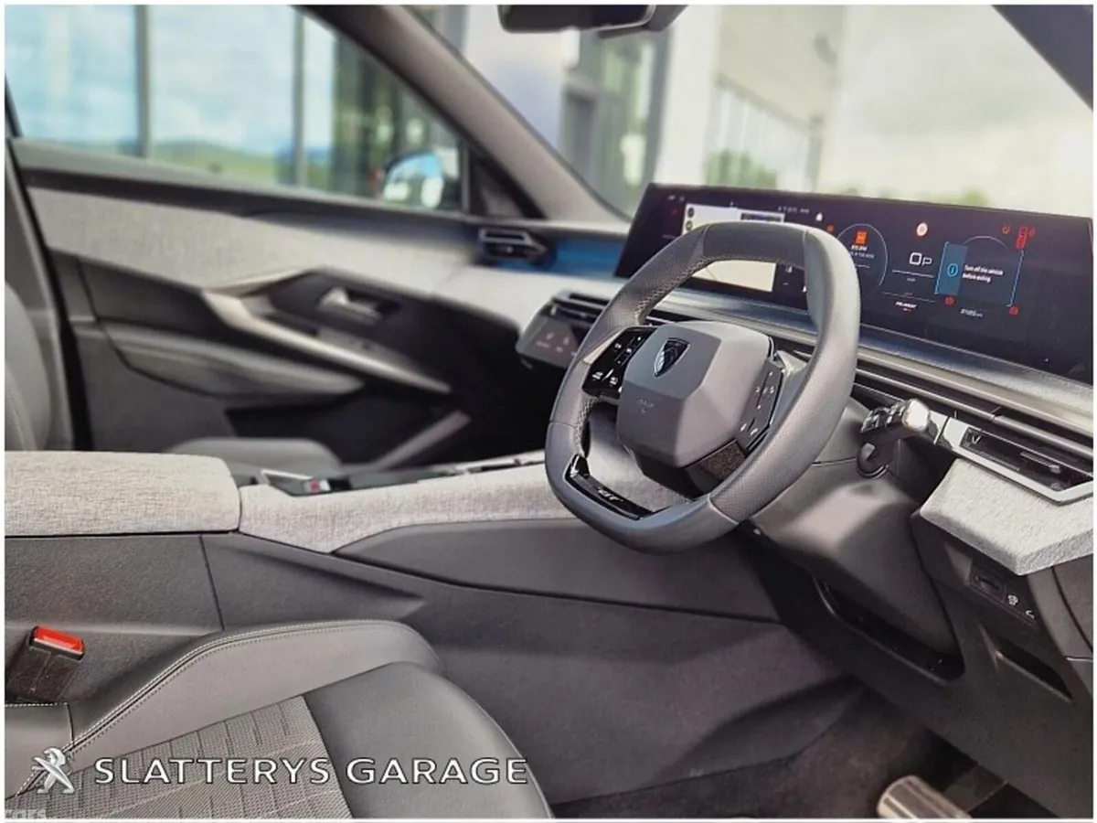 Peugeot 5008 SUV, Electric, 2025, Blue