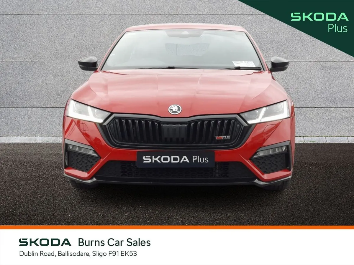 Skoda Octavia Saloon, Diesel, 2024, Red