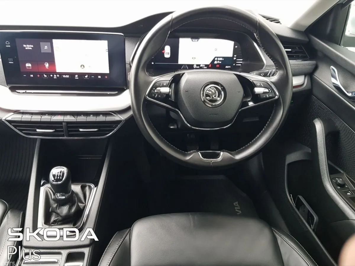 Skoda Octavia Saloon, Diesel, 2024, Grey