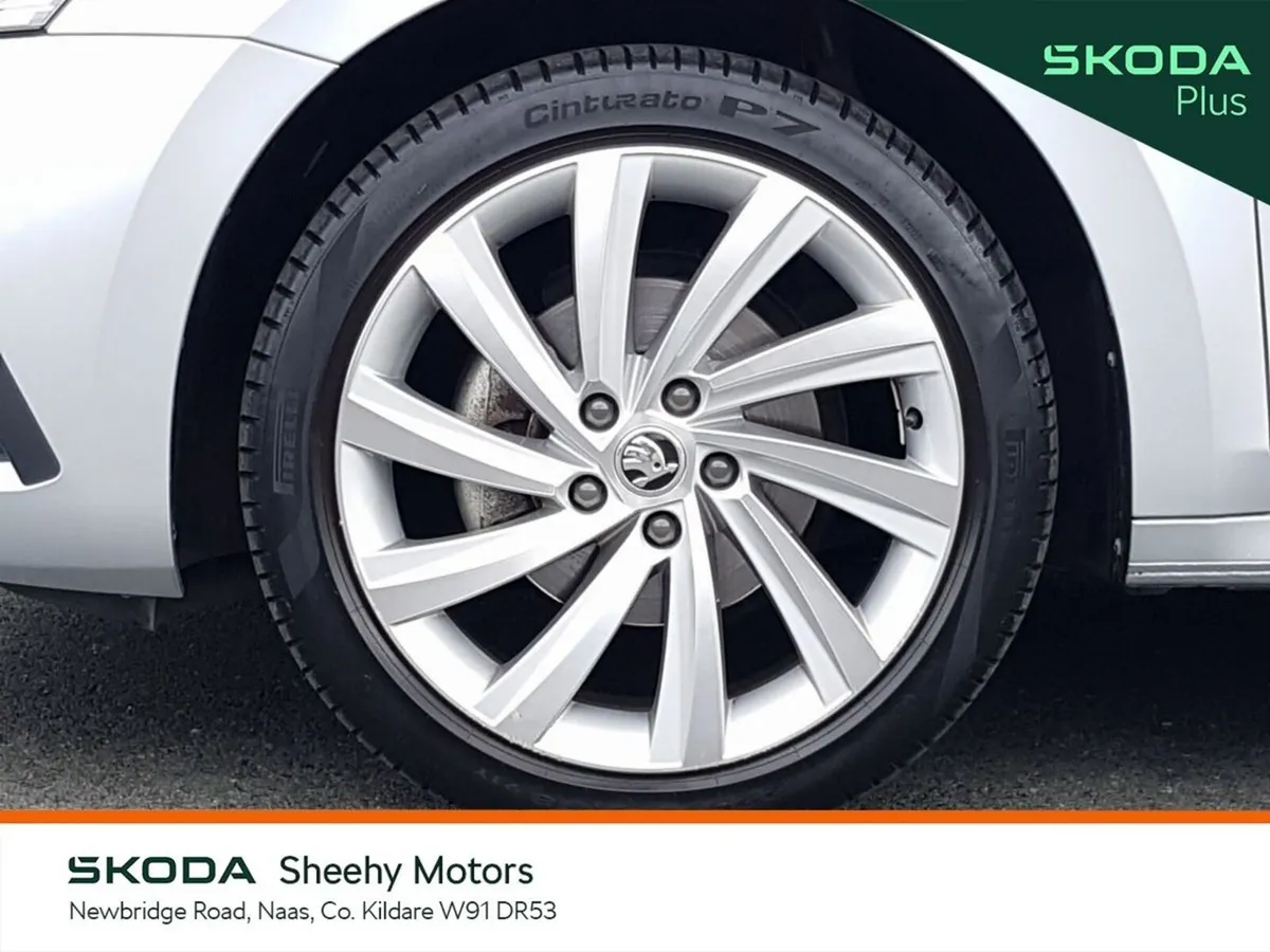 Skoda Octavia Saloon, Diesel, 2024, Grey