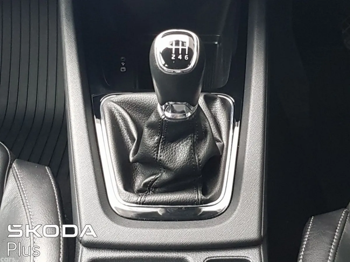 Skoda Octavia Saloon, Diesel, 2024, Grey
