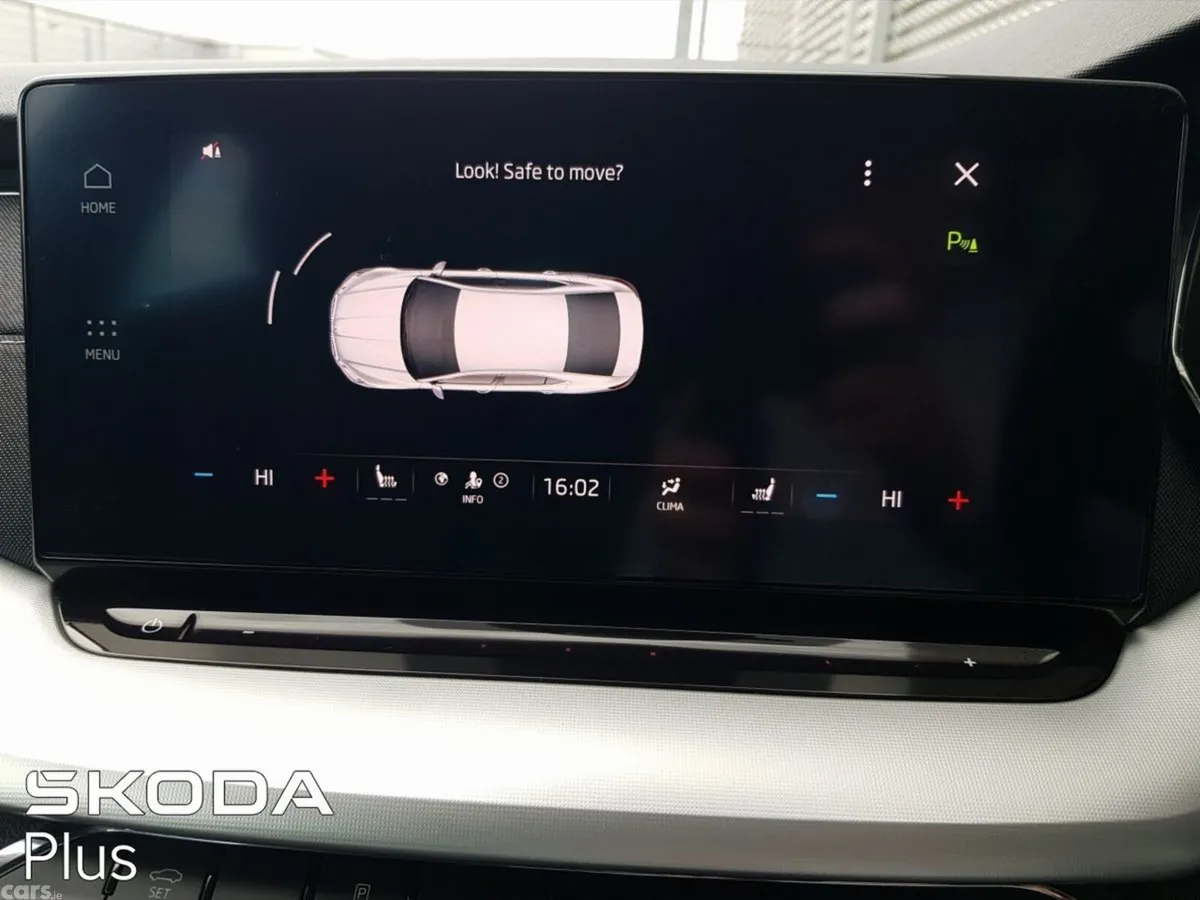 Skoda Octavia Saloon, Diesel, 2024, Grey