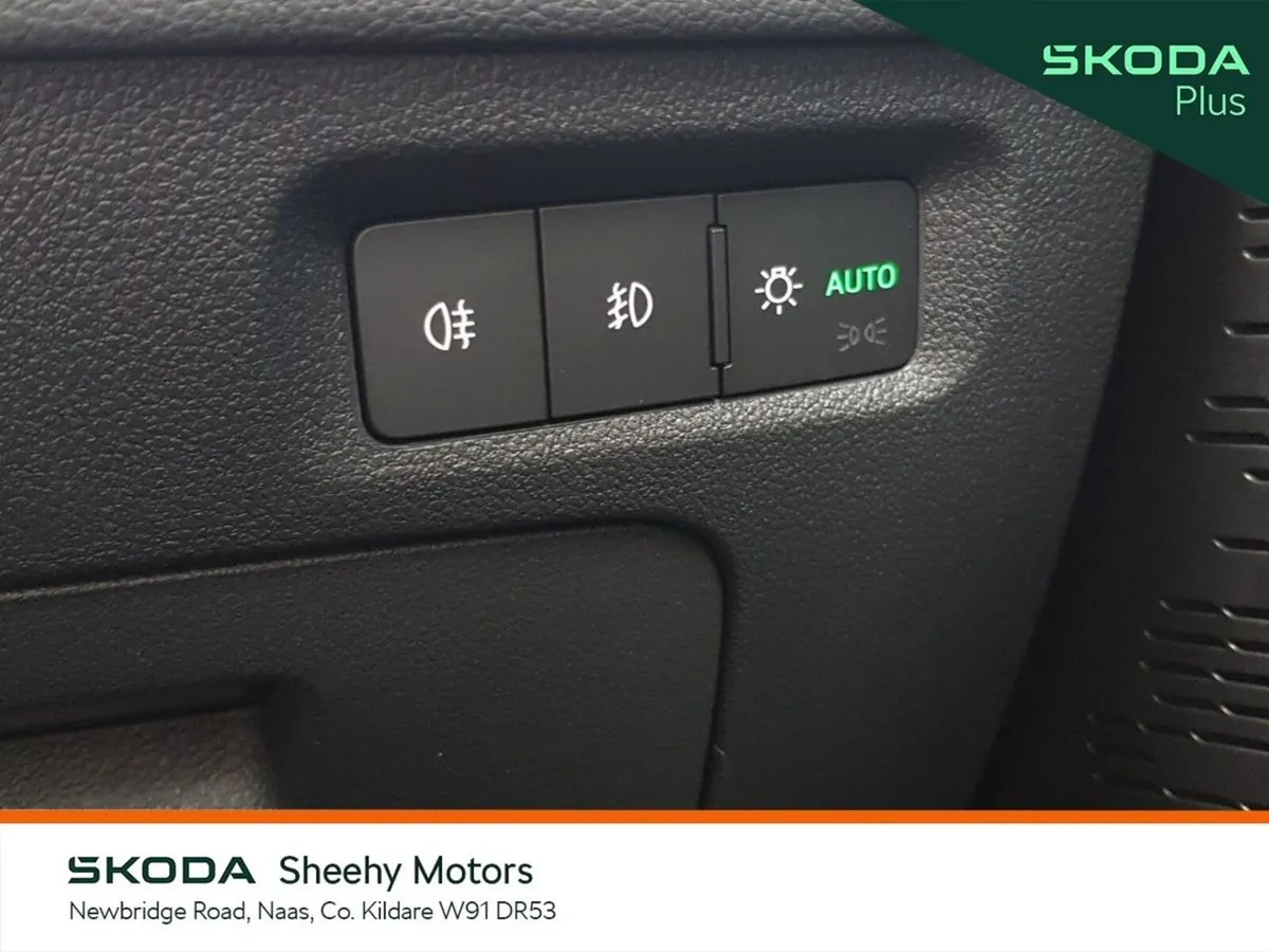 Skoda Octavia Saloon, Petrol, 2023, Blue