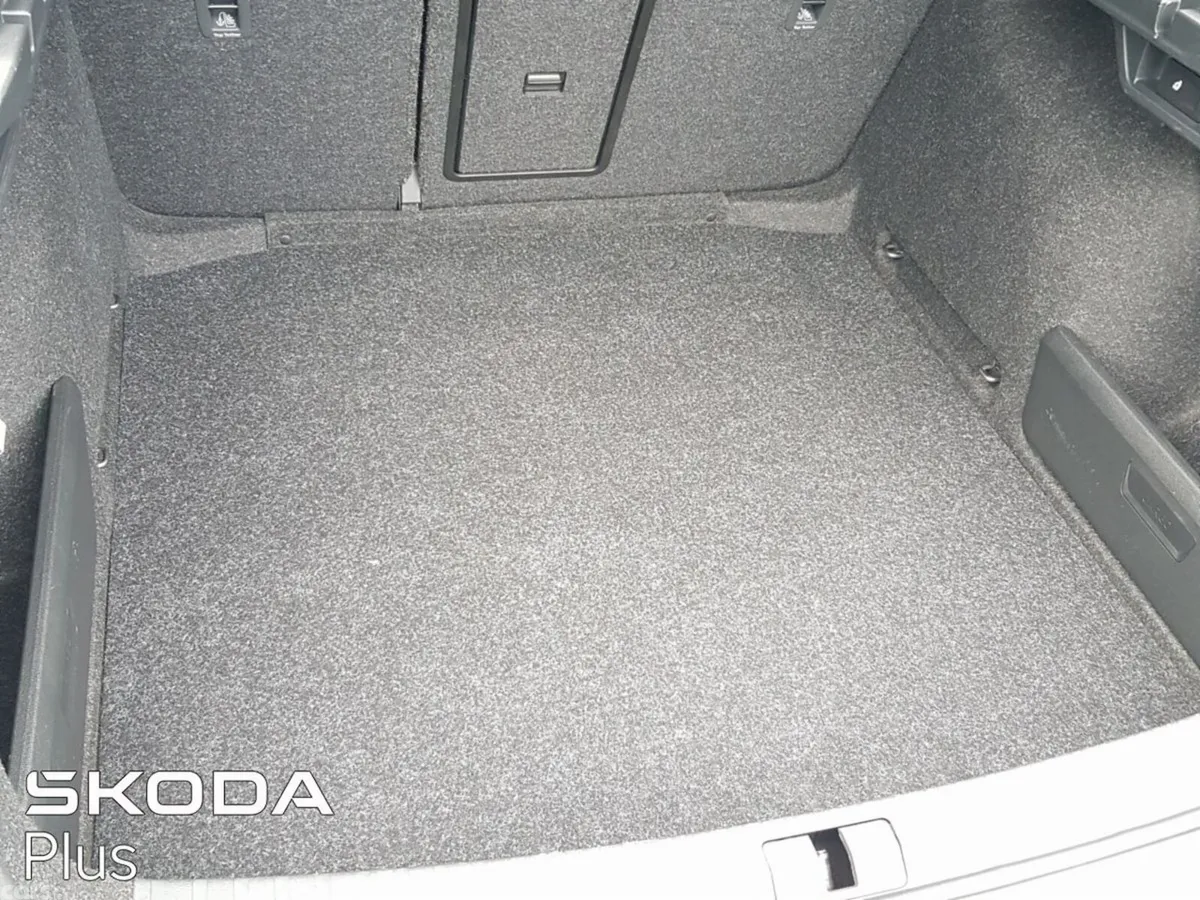 Skoda Octavia Saloon, Diesel, 2023, Grey