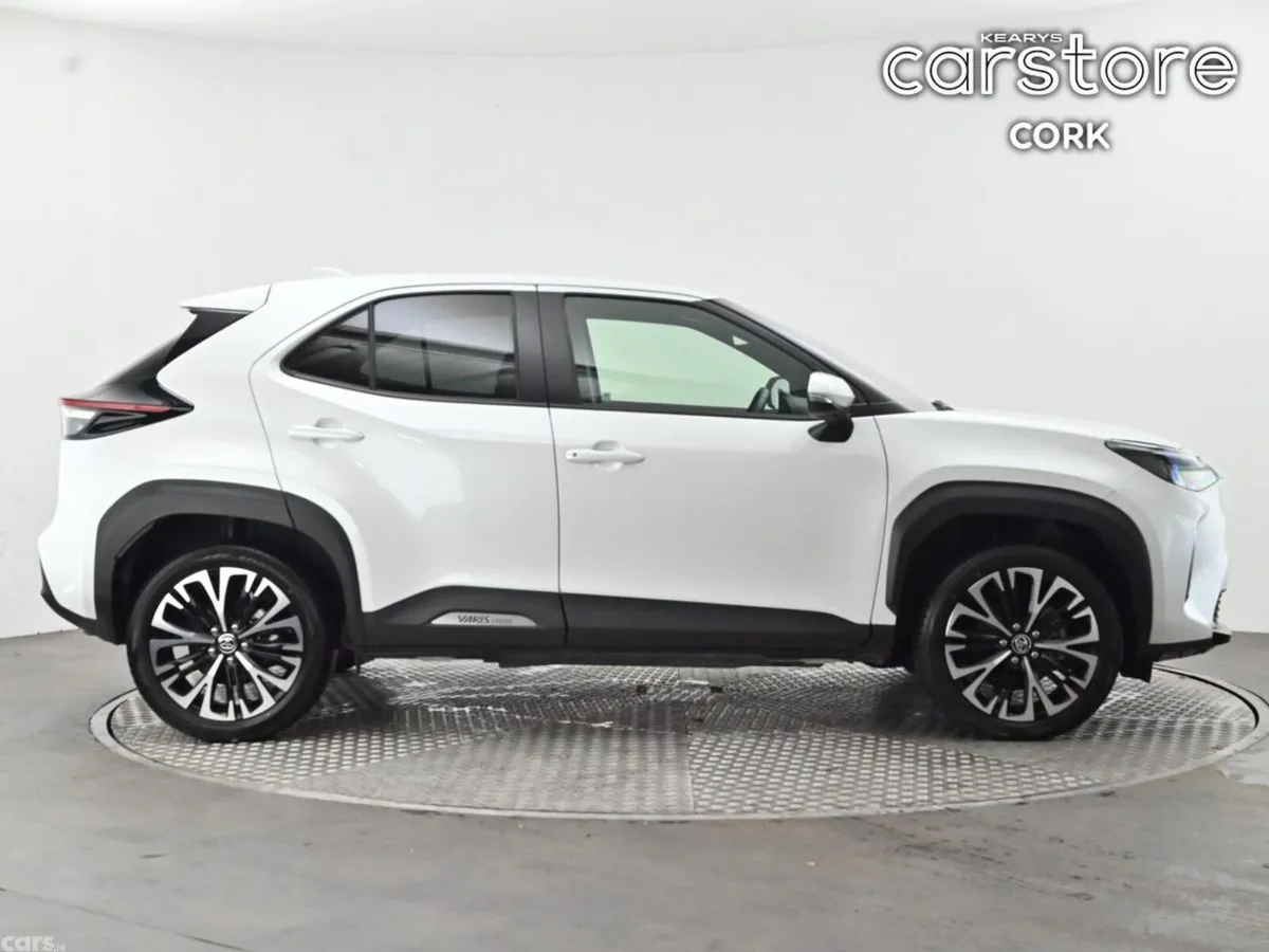 Toyota Yaris Cross SUV, Petrol Hybrid, 2025, White