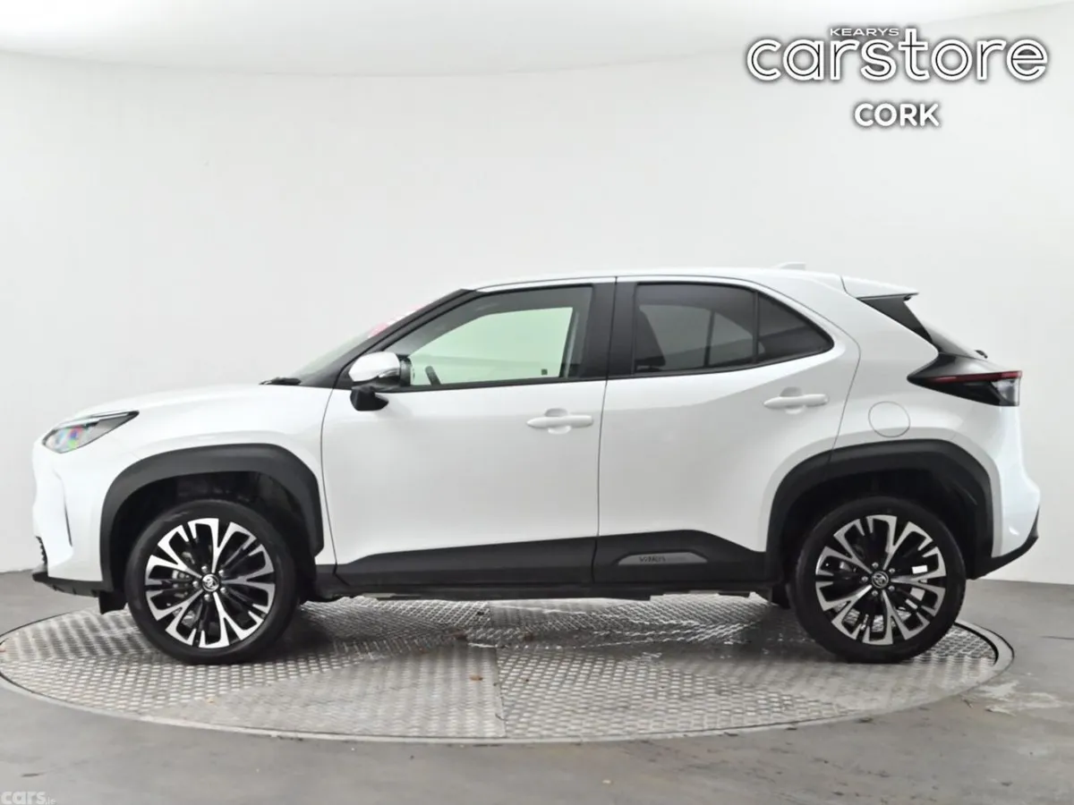 Toyota Yaris Cross SUV, Petrol Hybrid, 2025, White
